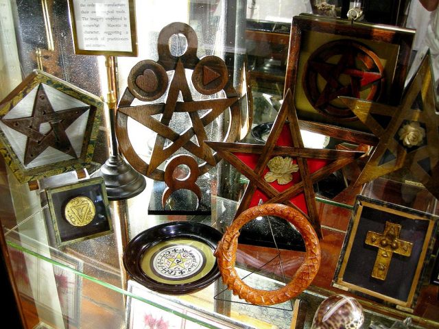 35301120770_636f656049_b