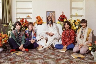 67_beatles_maharishi-mahesh_yogi_002-580x389.jpg